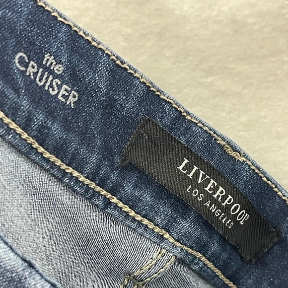 Liverpool Gia Glider Cruiser Jean Shorts Size 29/8 Highland Park Wash LM9137F86 - Picture 8 of 11